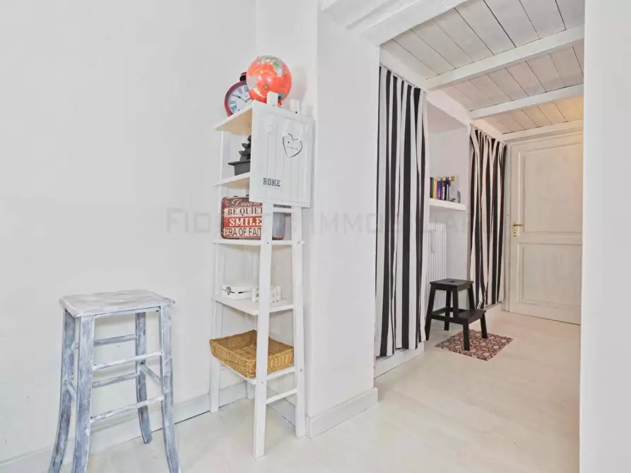 Immagine 12 di Appartamento in vendita  a Suvereto