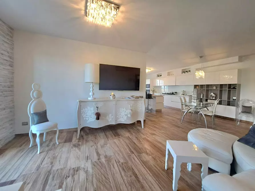 Immagine 2 di Casa bifamiliare in vendita  a Vinci