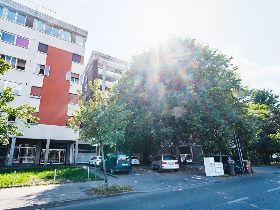 Immagine 13 di Appartamento in vendita  a Reggio Nell'emilia