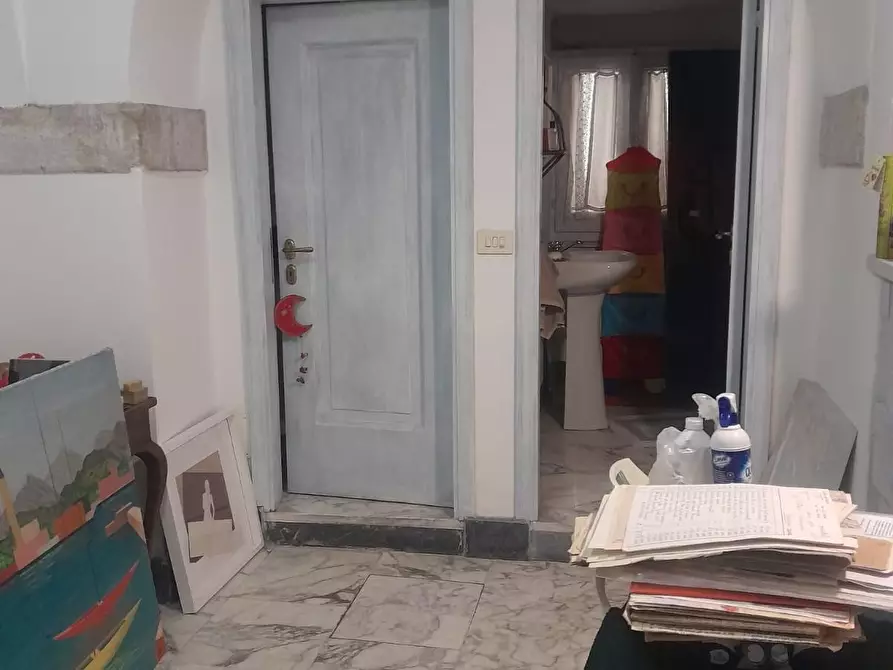 Immagine 2 di Showroom in affitto  a Carrara