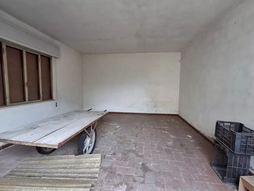 Immagine 13 di Attività artigianale in vendita  a Capannori