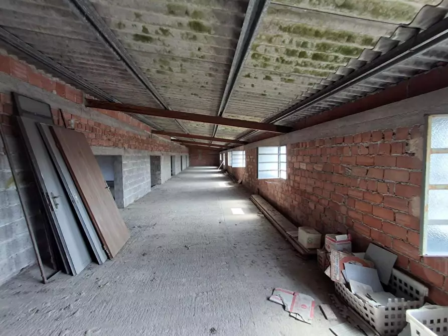 Immagine 19 di Attività artigianale in vendita  a Capannori