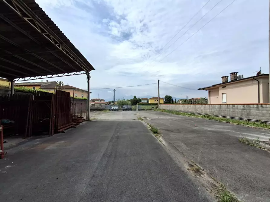 Immagine 7 di Attività artigianale in vendita  a Capannori