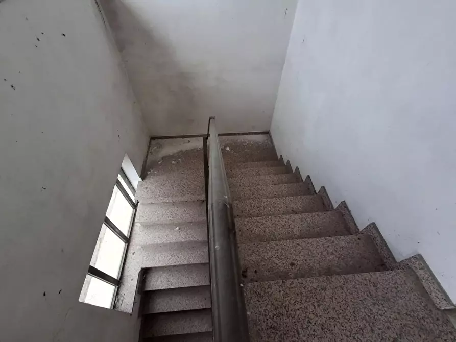 Immagine 22 di Attività artigianale in vendita  a Capannori