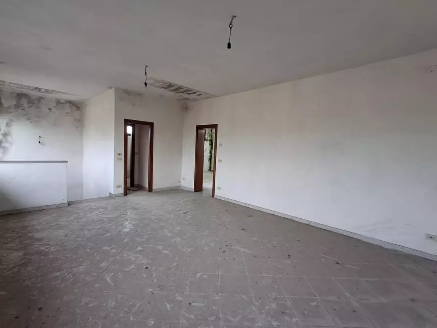 Immagine 27 di Attività artigianale in vendita  a Capannori