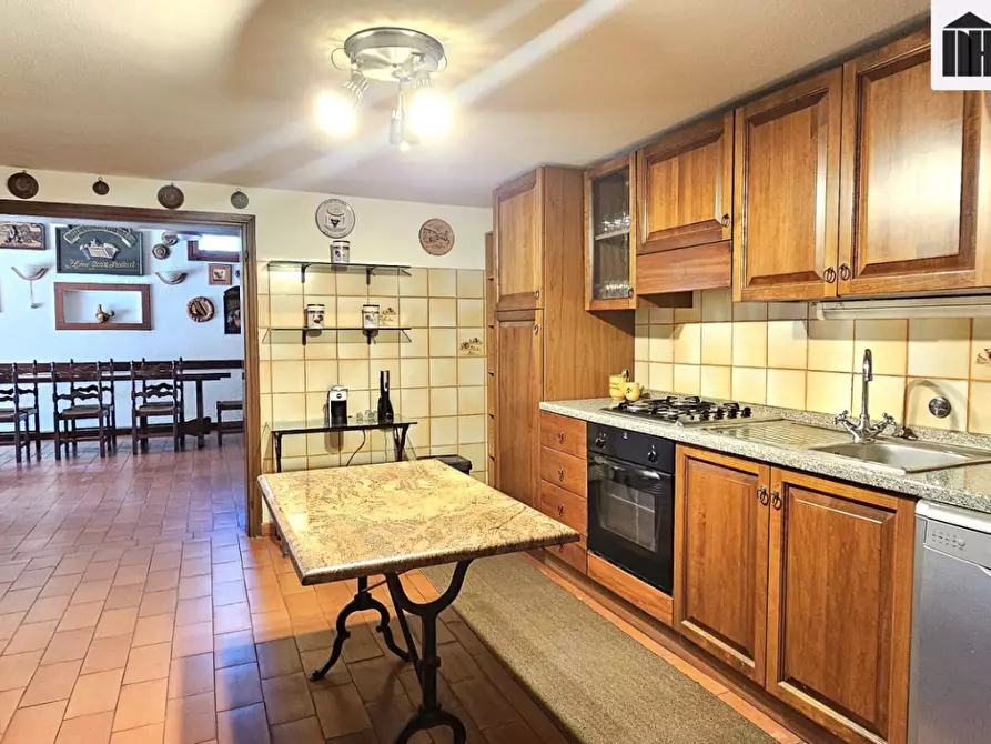 Immagine 27 di Villa in vendita  a Santa Maria A Monte