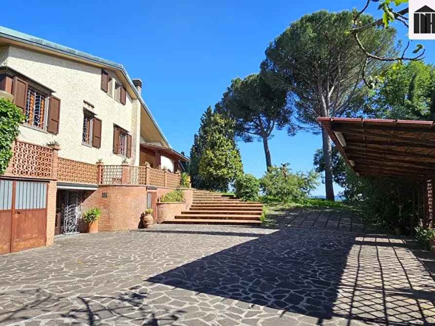 Immagine 36 di Villa in vendita  a Santa Maria A Monte