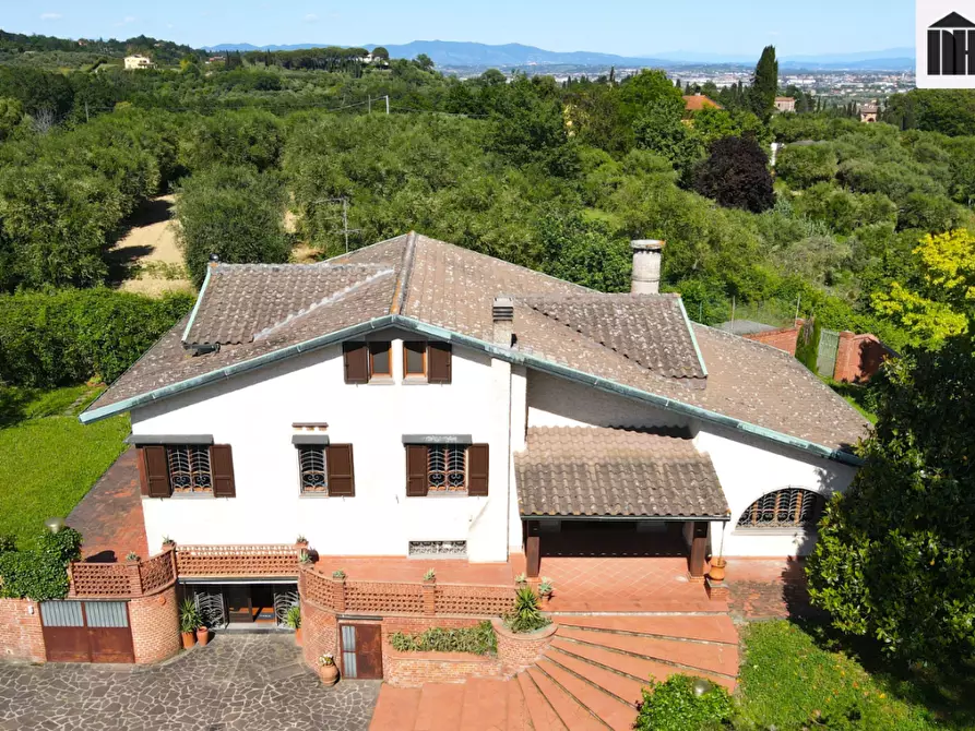 Immagine 2 di Villa in vendita  a Santa Maria A Monte