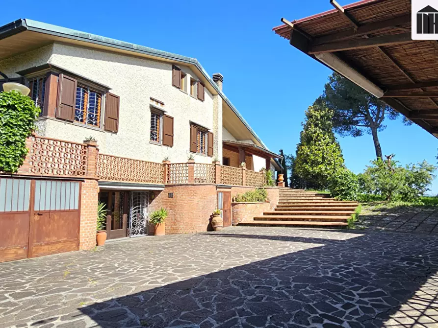 Immagine 5 di Villa in vendita  a Santa Maria A Monte