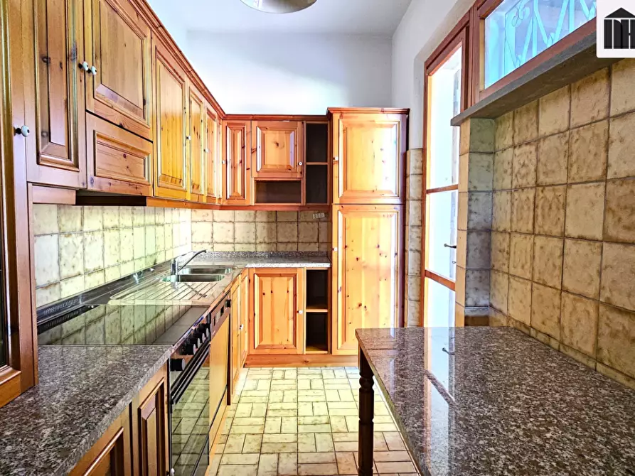 Immagine 16 di Villa in vendita  a Santa Maria A Monte