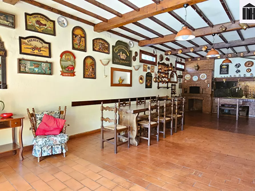 Immagine 24 di Villa in vendita  a Santa Maria A Monte