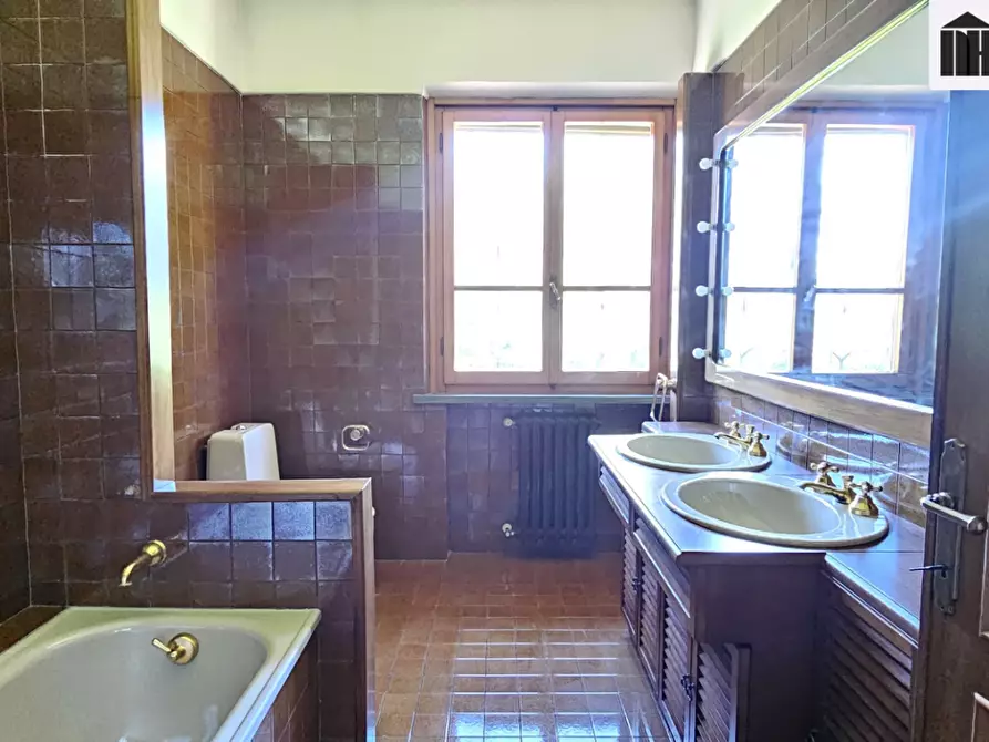 Immagine 19 di Villa in vendita  a Santa Maria A Monte