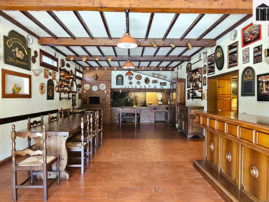 Immagine 22 di Villa in vendita  a Santa Maria A Monte