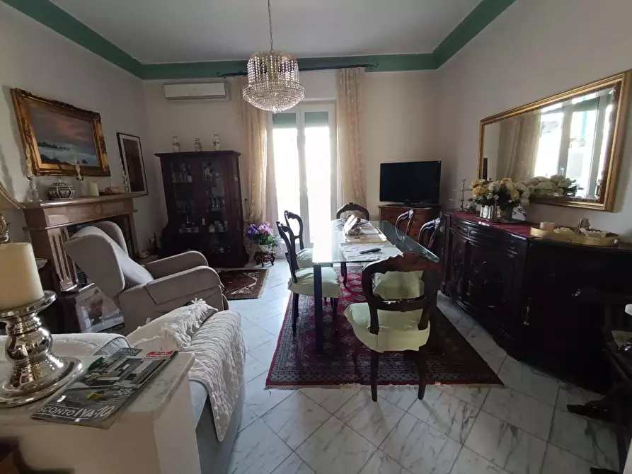 Immagine 4 di Appartamento in vendita  a Carrara