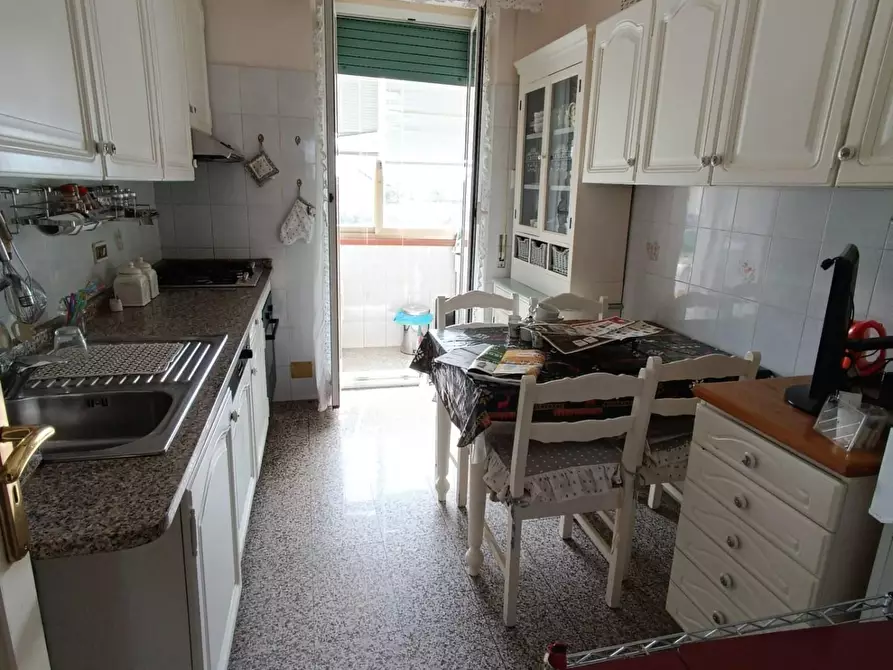 Immagine 2 di Appartamento in vendita  a Carrara