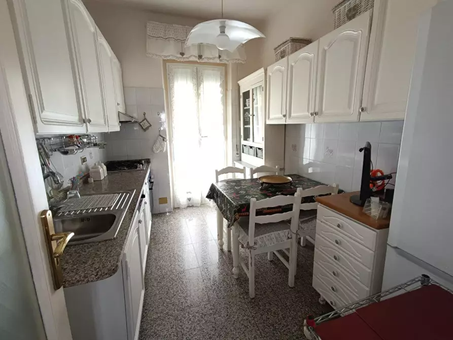 Immagine 3 di Appartamento in vendita  a Carrara