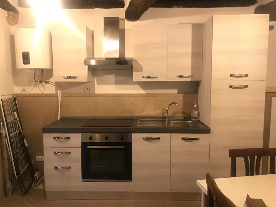 Immagine 2 di Appartamento in vendita  a Carrara