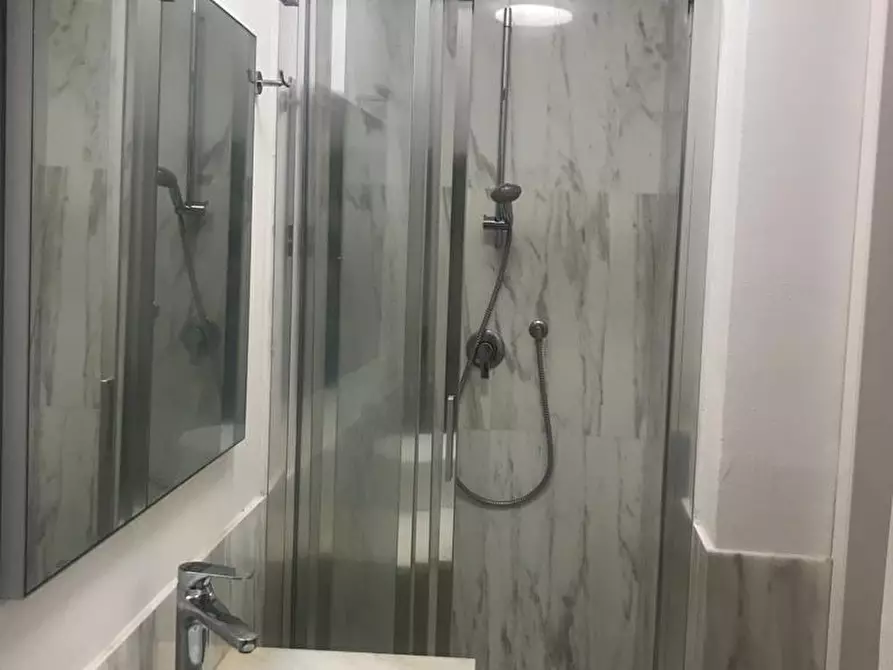 Immagine 7 di Appartamento in vendita  a Carrara