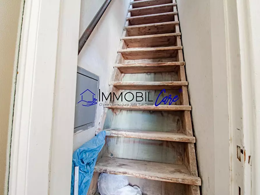 Immagine 17 di Appartamento in vendita  a Livorno