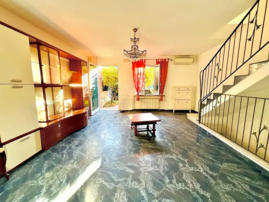 Immagine 6 di Villetta a schiera in vendita  a Massa