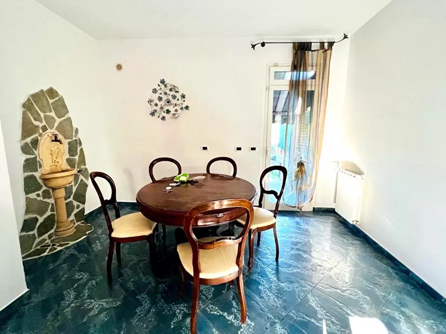 Immagine 10 di Villetta a schiera in vendita  a Massa