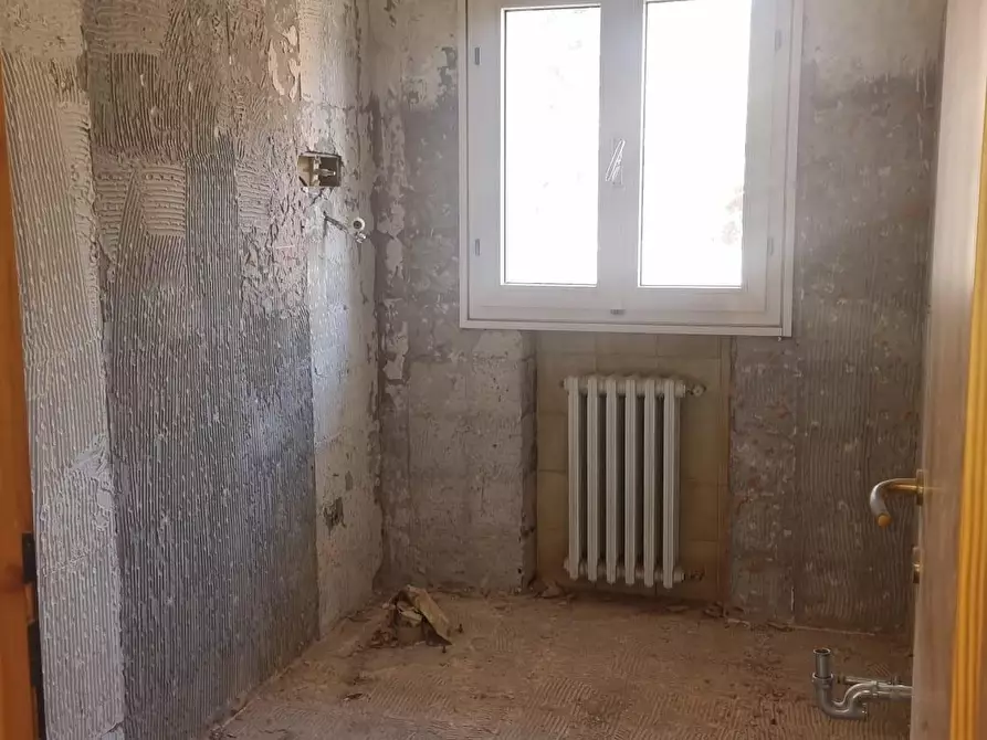 Immagine 3 di Villa in vendita  a Reggio Nell'emilia