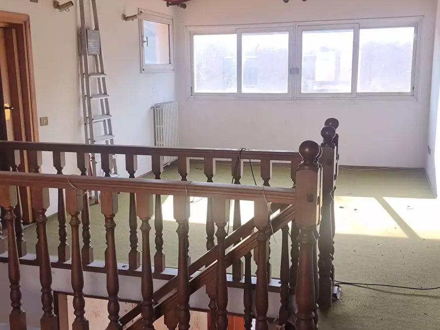 Immagine 5 di Villa in vendita  a Reggio Nell'emilia