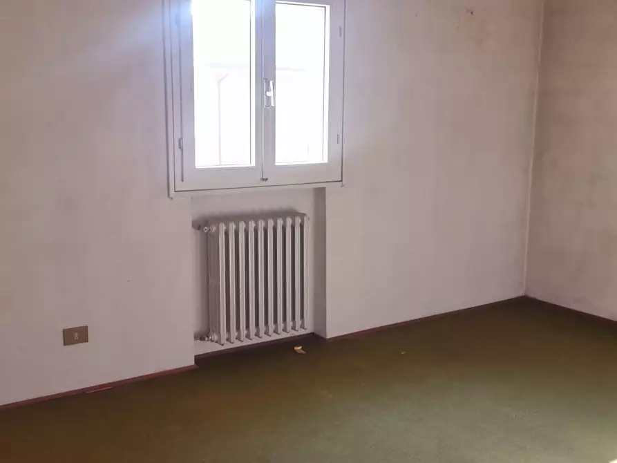 Immagine 11 di Villa in vendita  a Reggio Nell'emilia