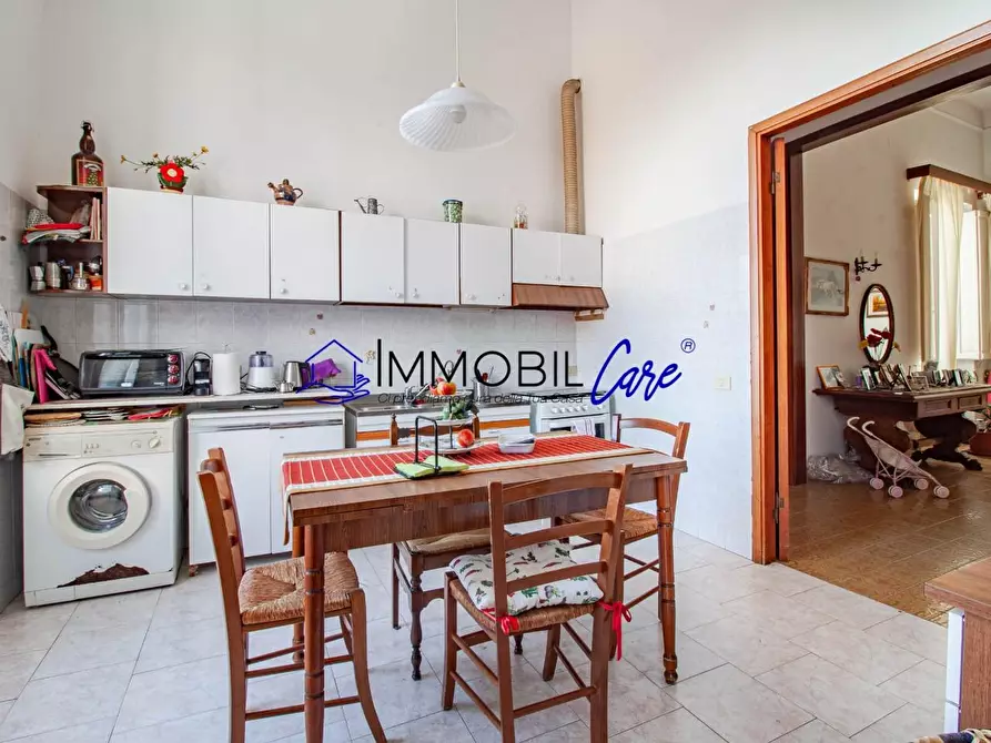 Immagine 13 di Appartamento in vendita  a Livorno