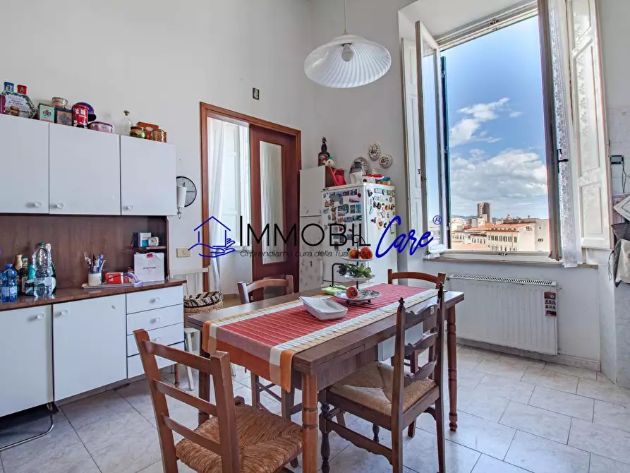 Immagine 12 di Appartamento in vendita  a Livorno