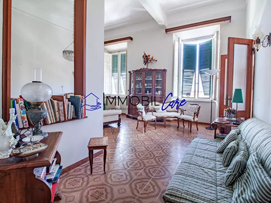 Immagine 2 di Appartamento in vendita  a Livorno