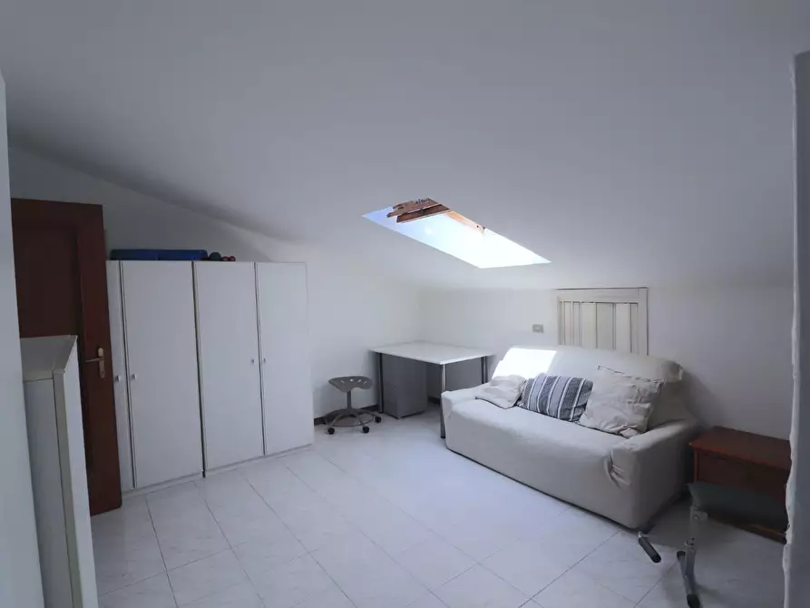 Immagine 13 di Appartamento in vendita  a Siena