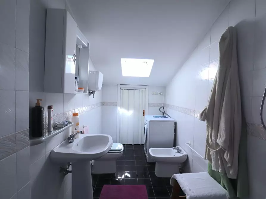 Immagine 14 di Appartamento in vendita  a Siena