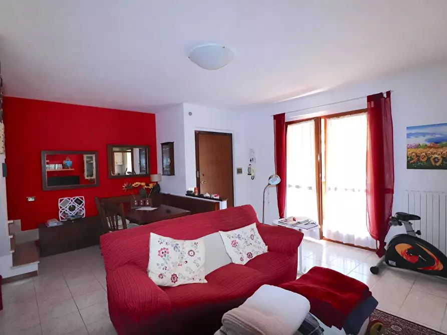 Immagine 4 di Appartamento in vendita  a Siena