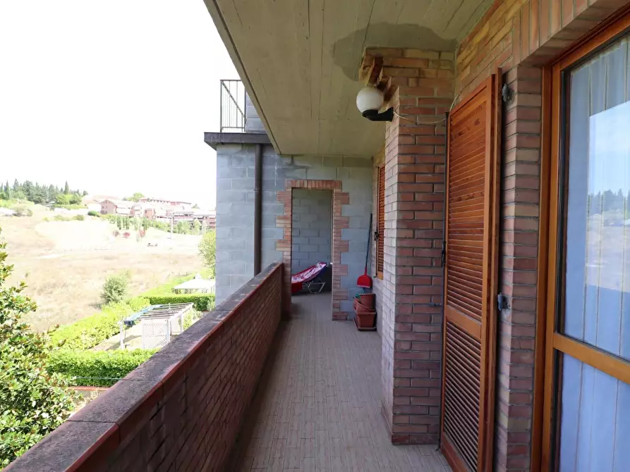 Immagine 18 di Appartamento in vendita  a Siena