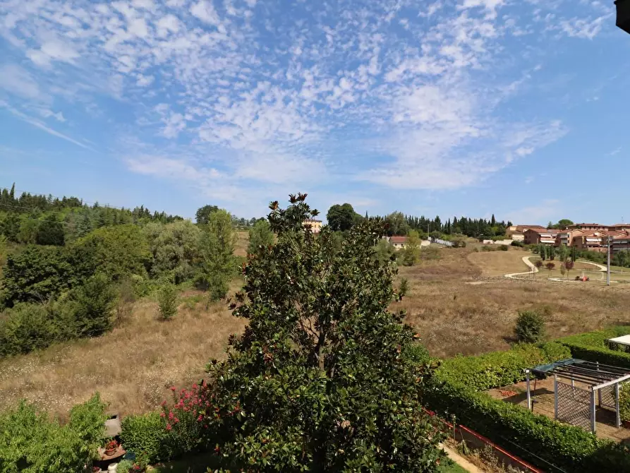 Immagine 17 di Appartamento in vendita  a Siena