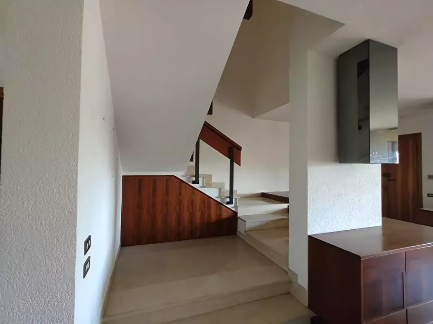 Immagine 11 di Villetta a schiera in vendita  a Cascina