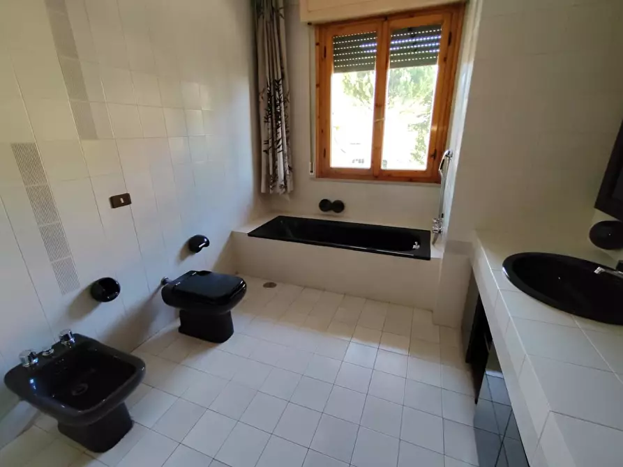 Immagine 17 di Villetta a schiera in vendita  a Cascina