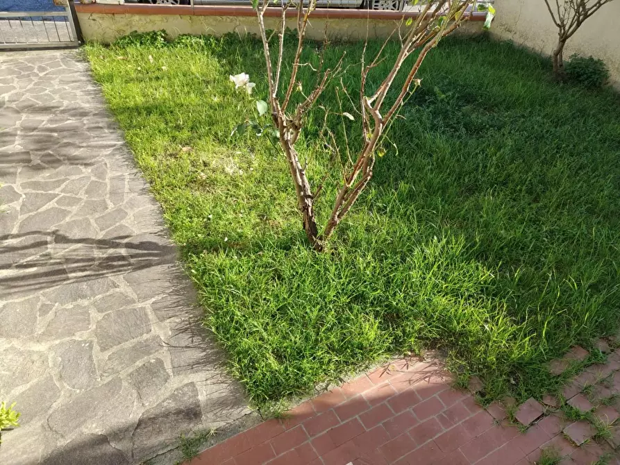 casa indipendente in vendita a Cascina