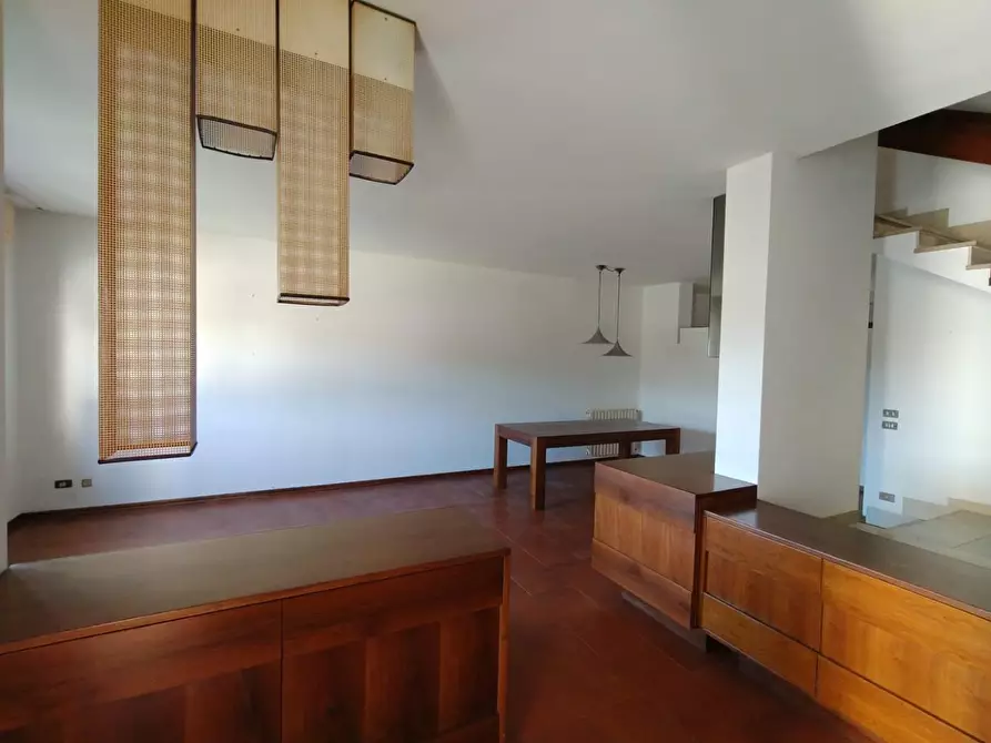 Immagine 2 di Villetta a schiera in vendita  a Cascina