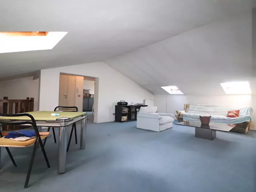 Immagine 17 di Appartamento in vendita  a Siena