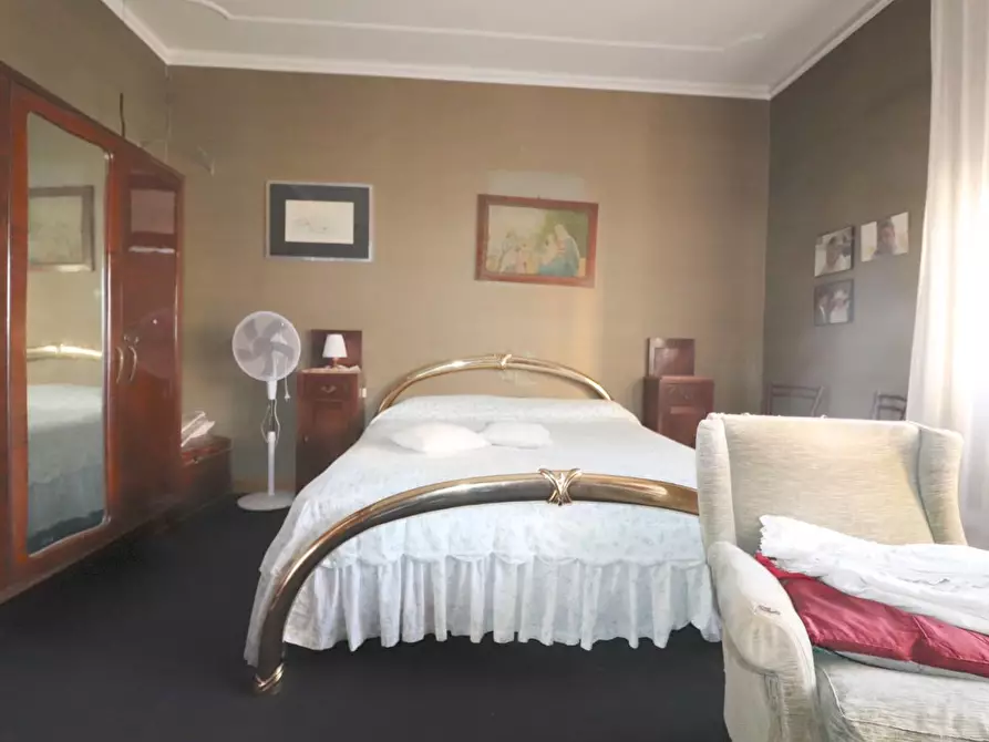 Immagine 14 di Appartamento in vendita  a Siena