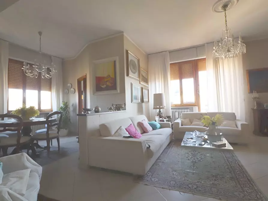 Immagine 3 di Appartamento in vendita  a Siena