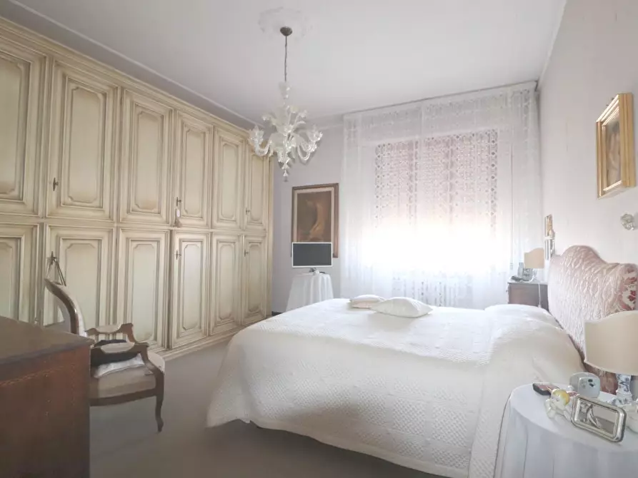 Immagine 11 di Appartamento in vendita  a Siena