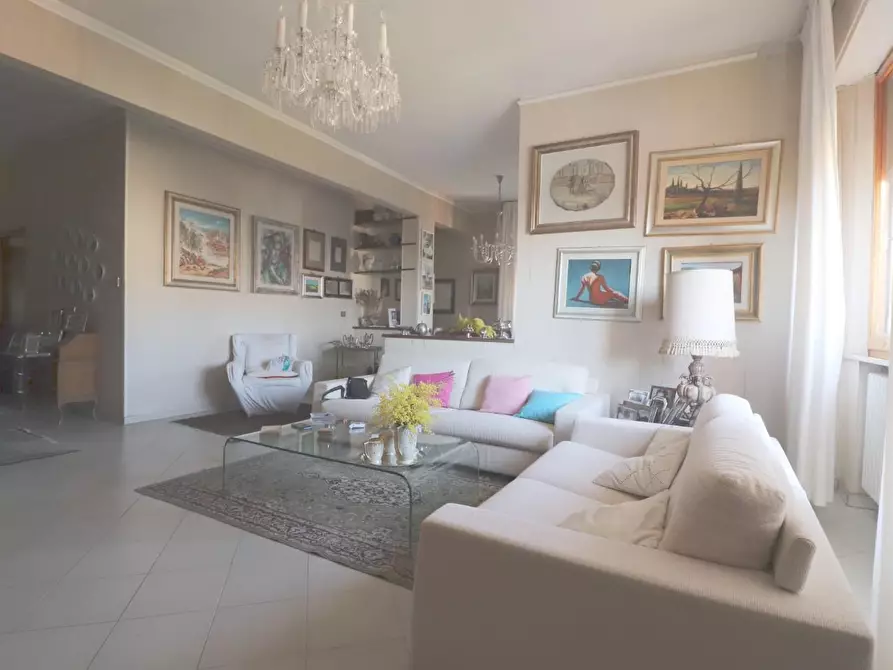 Immagine 4 di Appartamento in vendita  a Siena