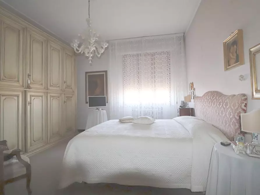 Immagine 10 di Appartamento in vendita  a Siena