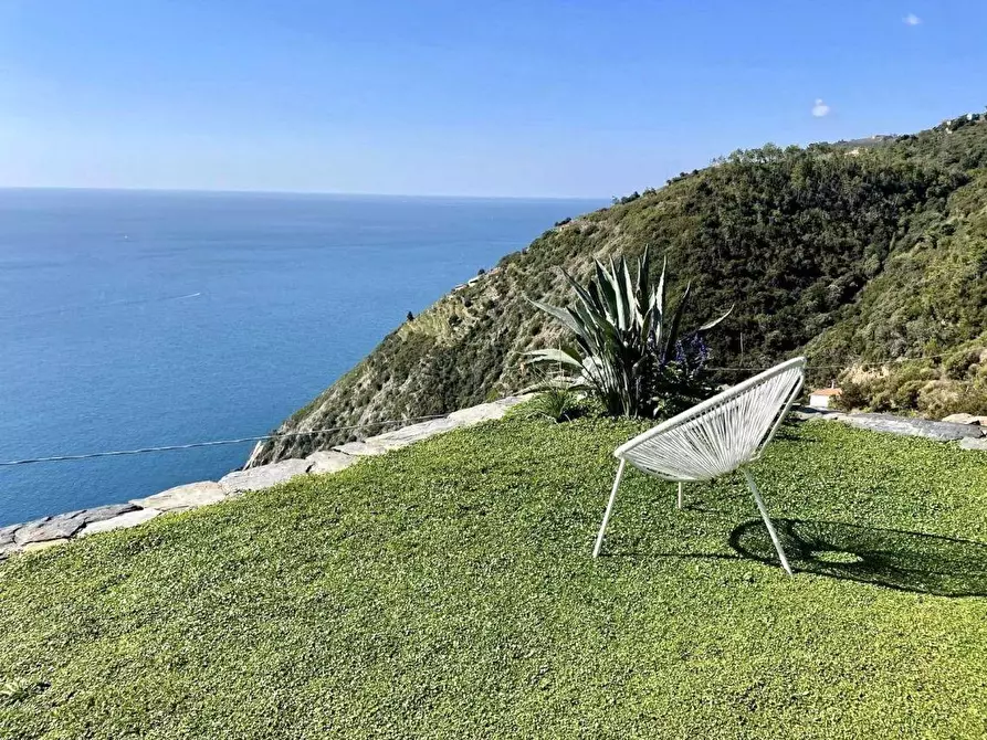 Immagine 11 di Rustico / casale in vendita  a La Spezia