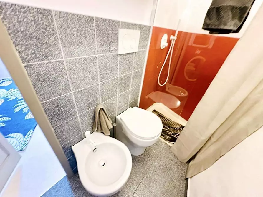 Immagine 24 di Rustico / casale in vendita  a La Spezia