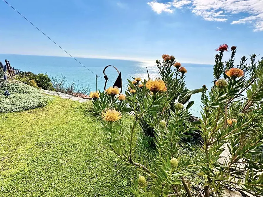 Immagine 10 di Rustico / casale in vendita  a La Spezia