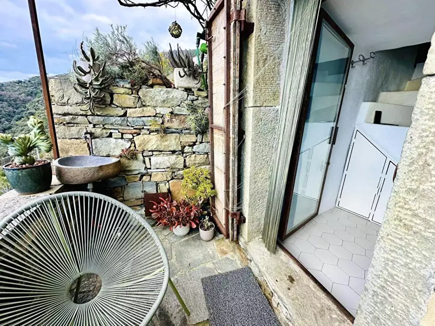 Immagine 13 di Rustico / casale in vendita  a La Spezia